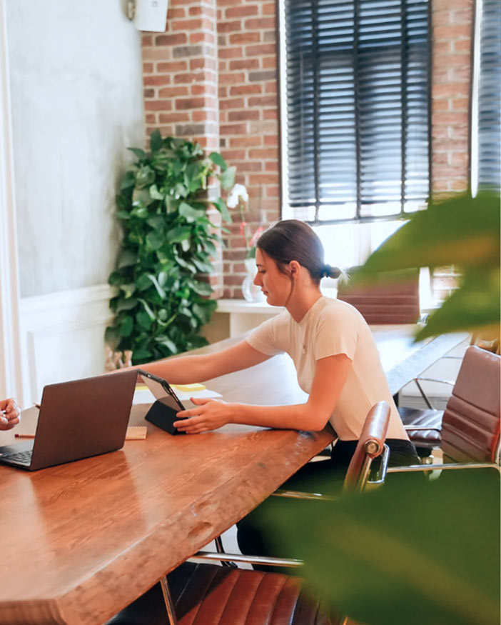 girl-working-in-the-office
